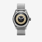 SERICA 6190 TXD 'Tuxedo' couronne 3h automatique. Gros plan du boîtier acier et cadran bi-ton émaillé noir et beige.