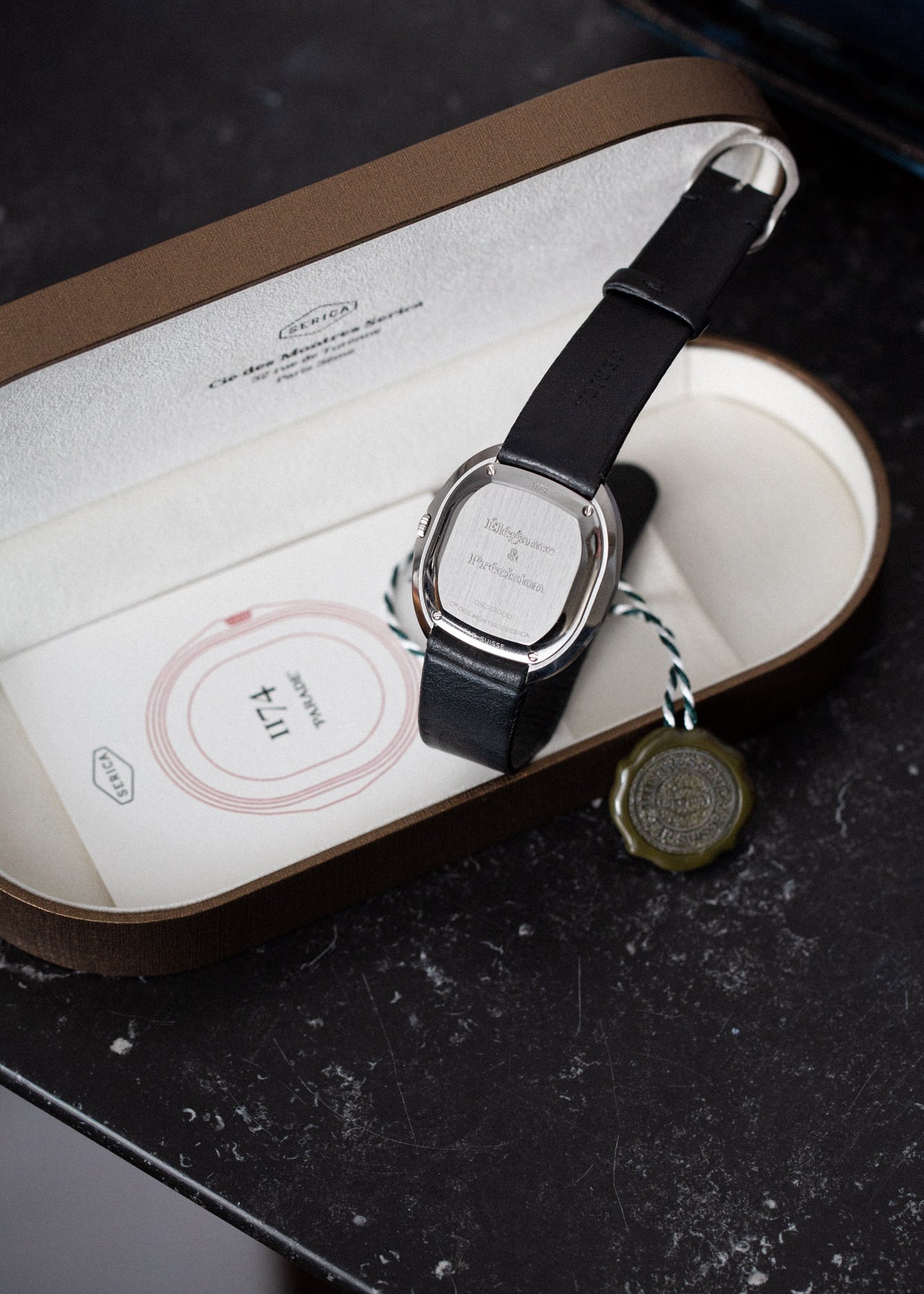 Serica Watches - Notre service de gravure