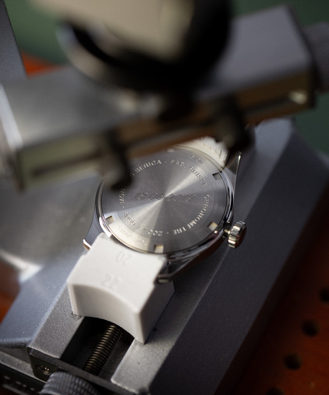 Serica Watches - Notre service de gravure