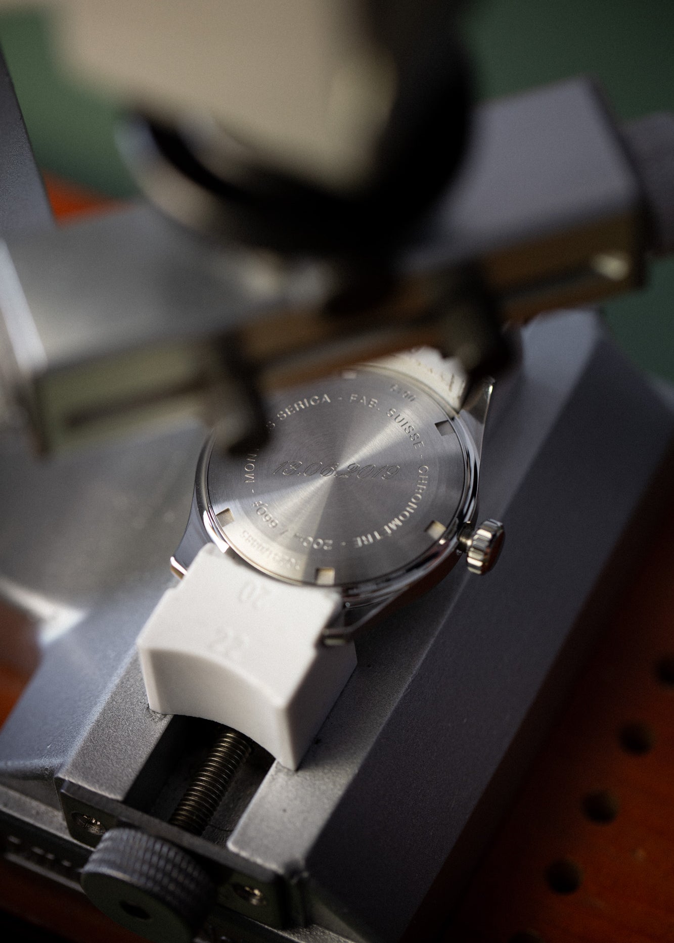 Serica Watches - Notre service de gravure
