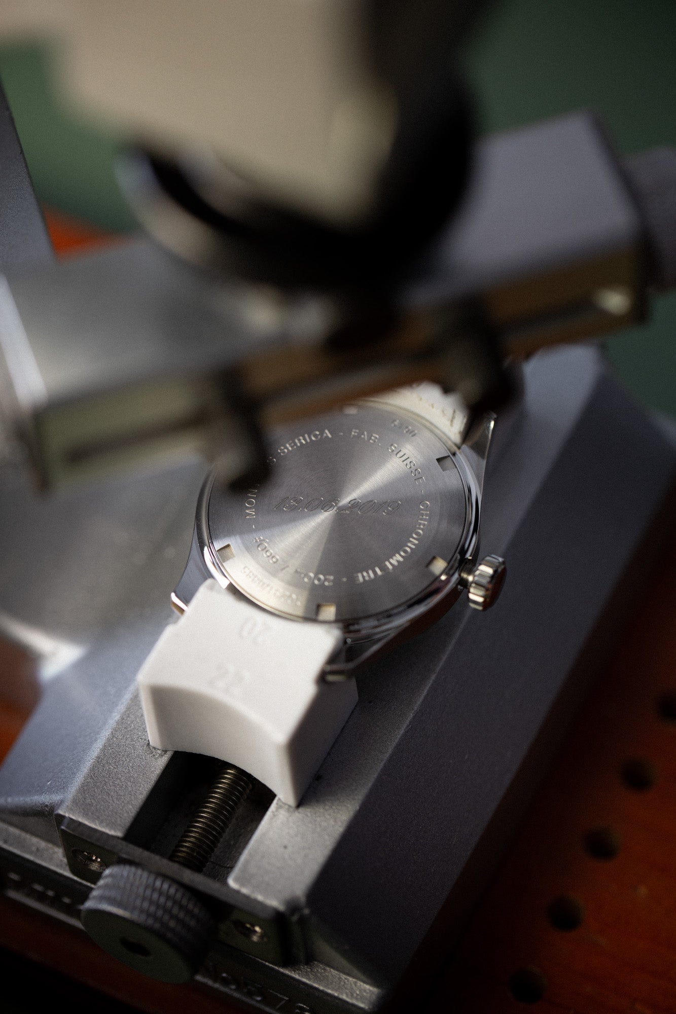 Serica Watches - Notre service de gravure
